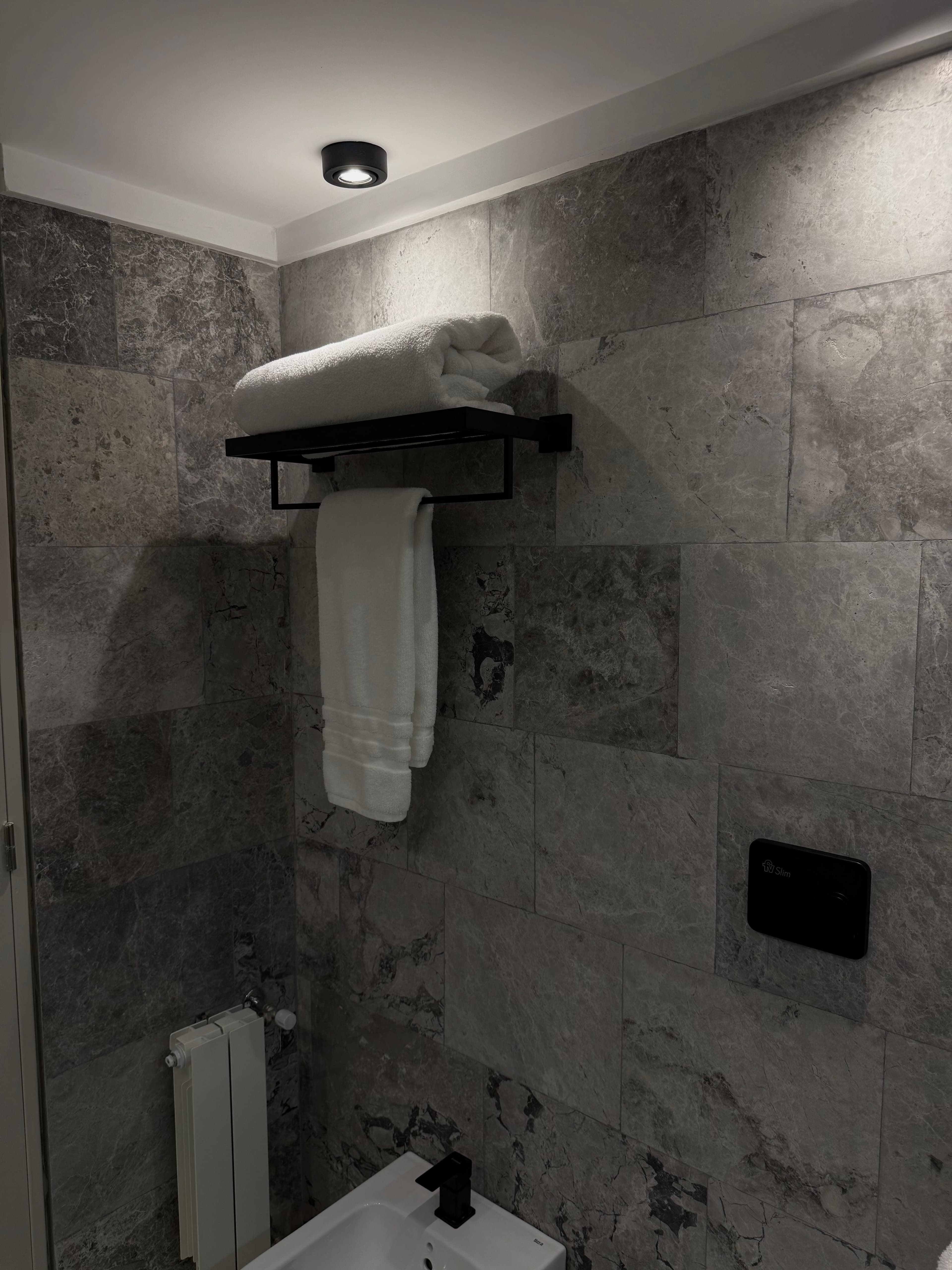 Toallero Estante Mate — imagen 1