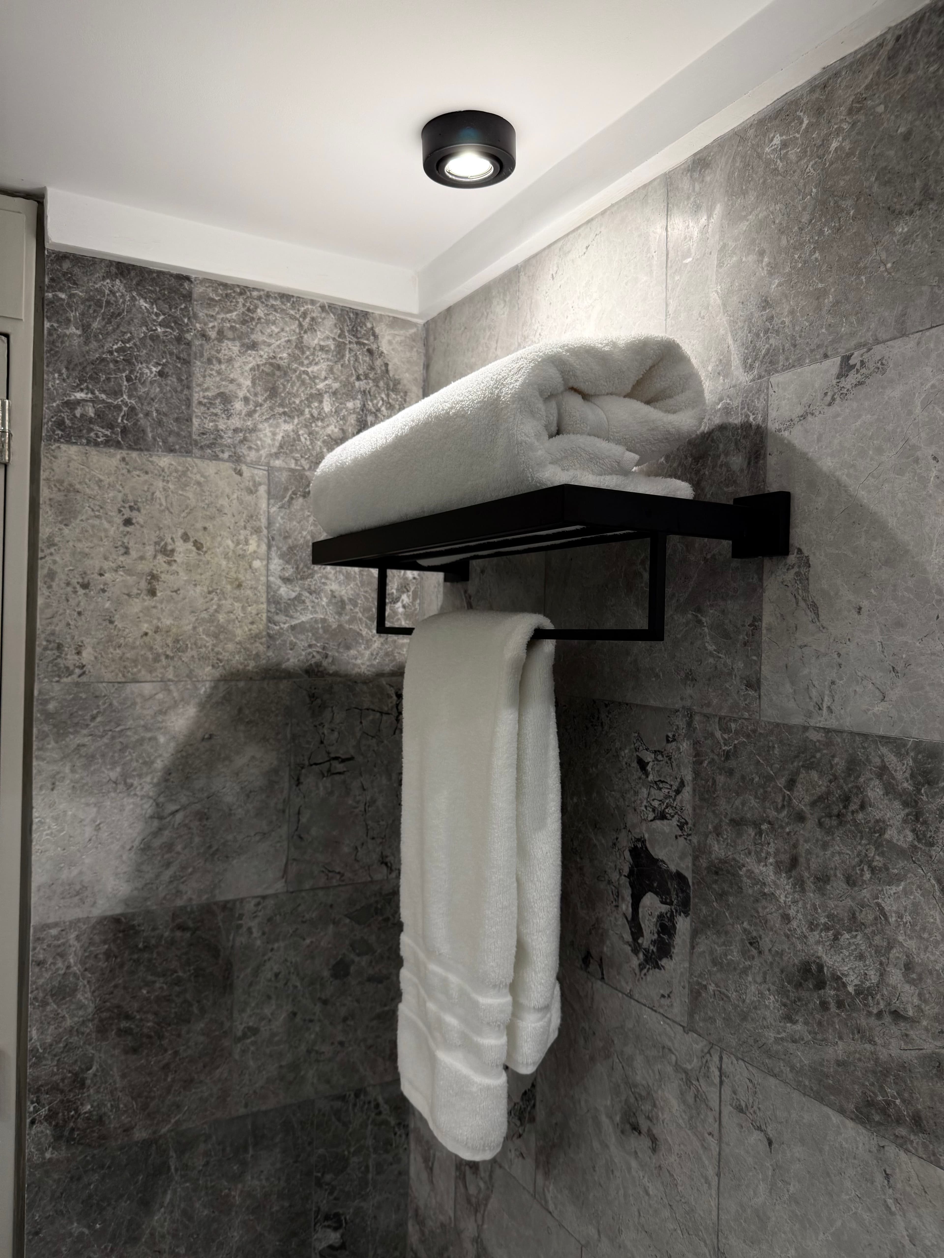 Toallero Estante Mate — imagen 7